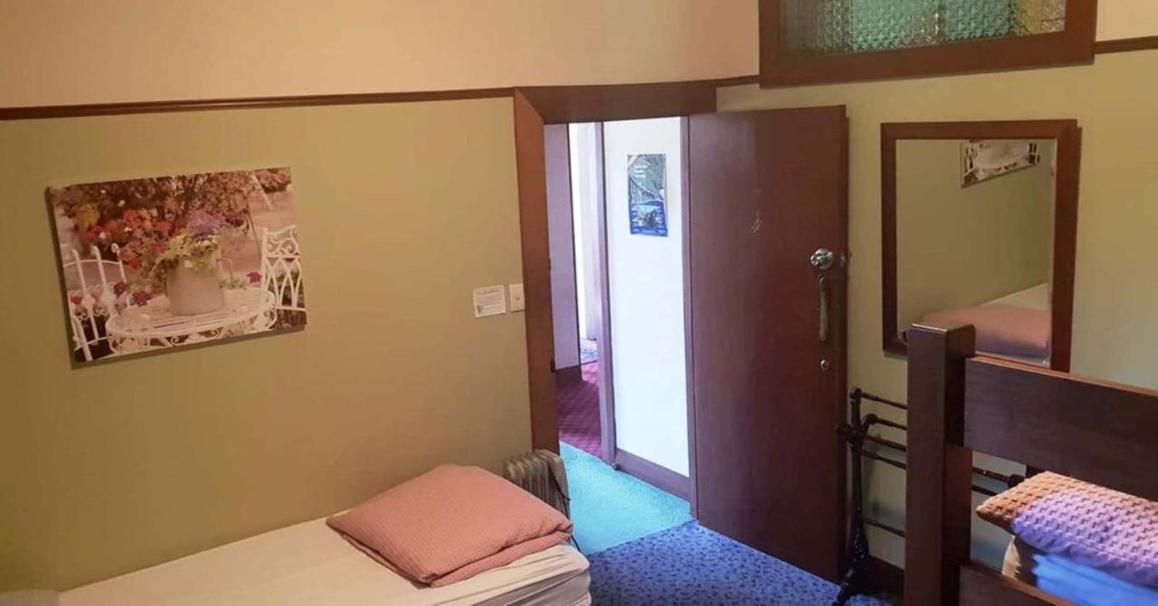Manor House Backpackers Albergue Dunedin Exterior foto