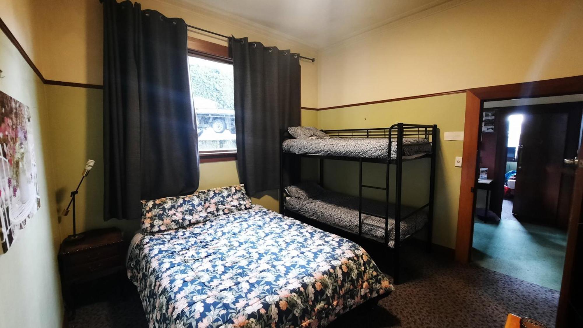 Manor House Backpackers Albergue Dunedin Exterior foto