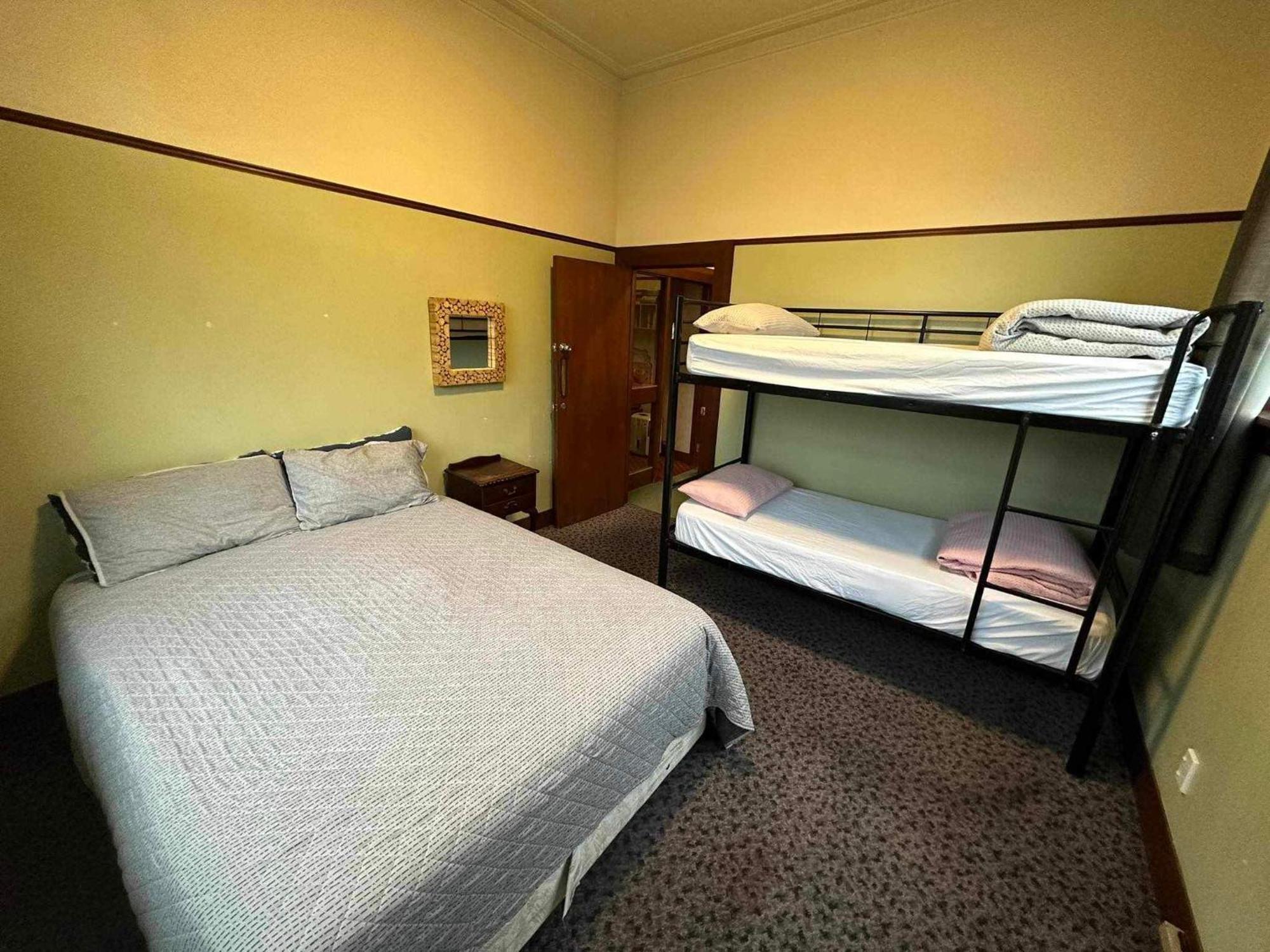 Manor House Backpackers Albergue Dunedin Exterior foto