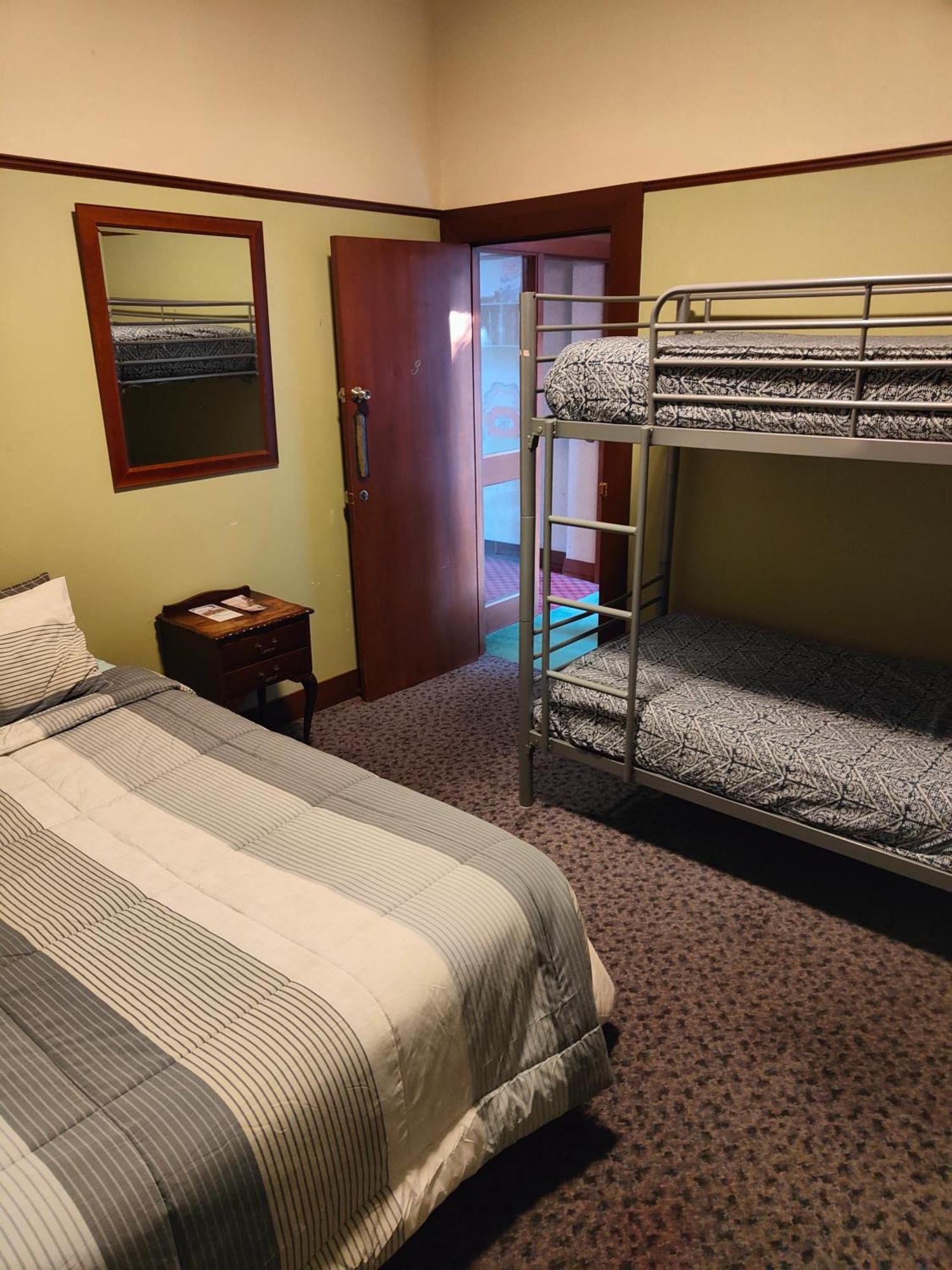 Manor House Backpackers Albergue Dunedin Exterior foto